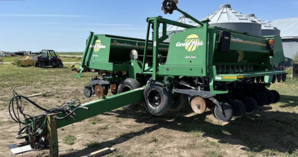 Great Plains 3S-3000 Planter
